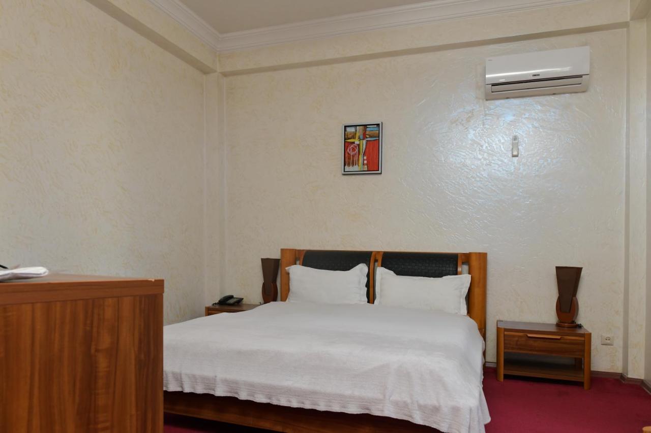 Antika Hotel Μπατούμι Εξωτερικό φωτογραφία