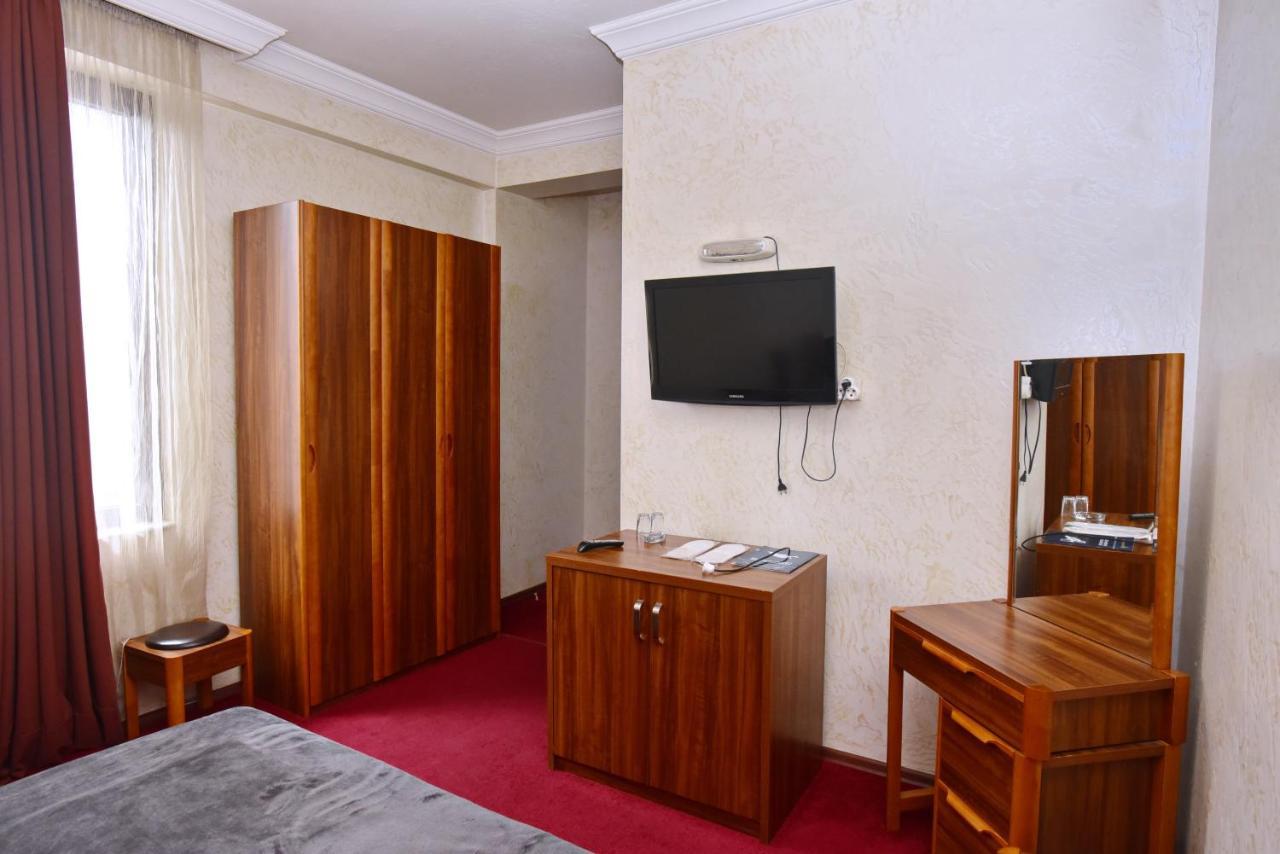 Antika Hotel Μπατούμι Εξωτερικό φωτογραφία